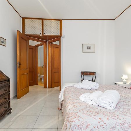 Palazzo Reale & Piazza Indipendenza Roomy Flat パレルモ エクステリア 写真