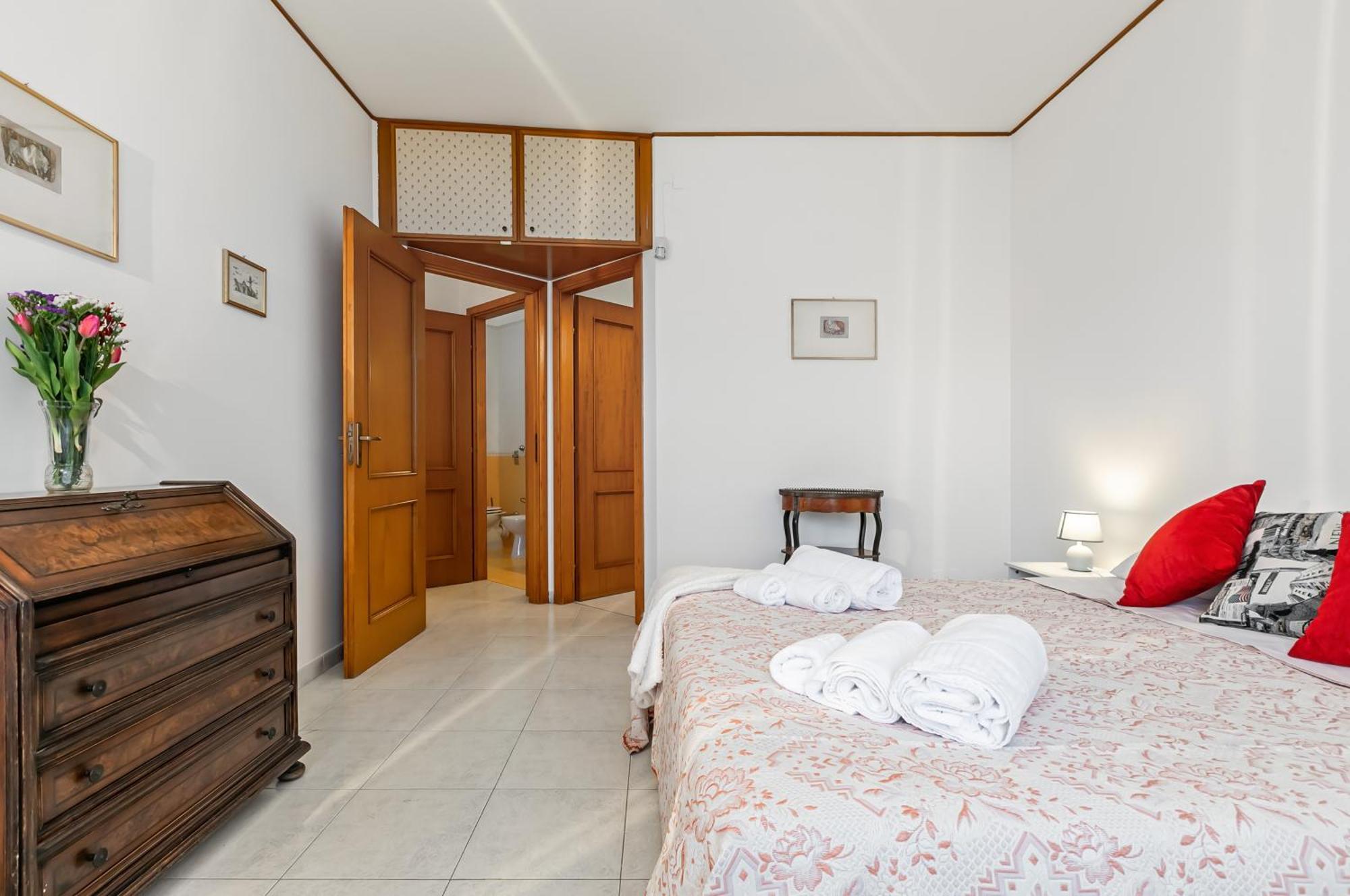 Palazzo Reale & Piazza Indipendenza Roomy Flat パレルモ エクステリア 写真