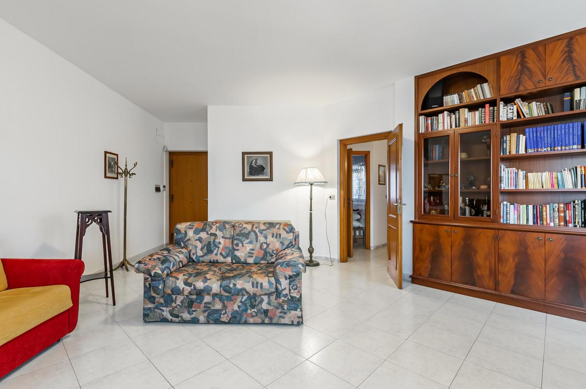Palazzo Reale & Piazza Indipendenza Roomy Flat パレルモ エクステリア 写真