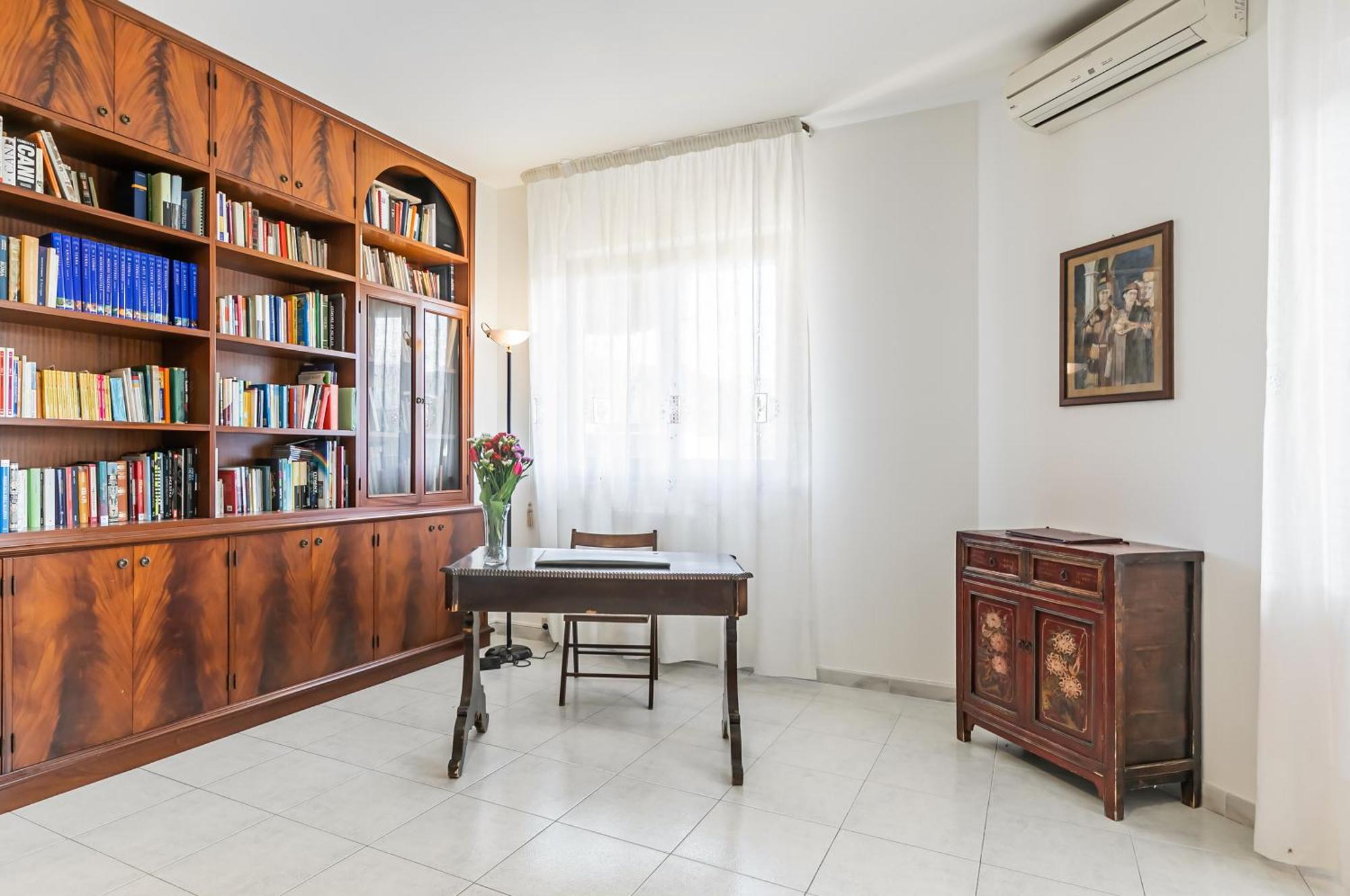 Palazzo Reale & Piazza Indipendenza Roomy Flat パレルモ エクステリア 写真