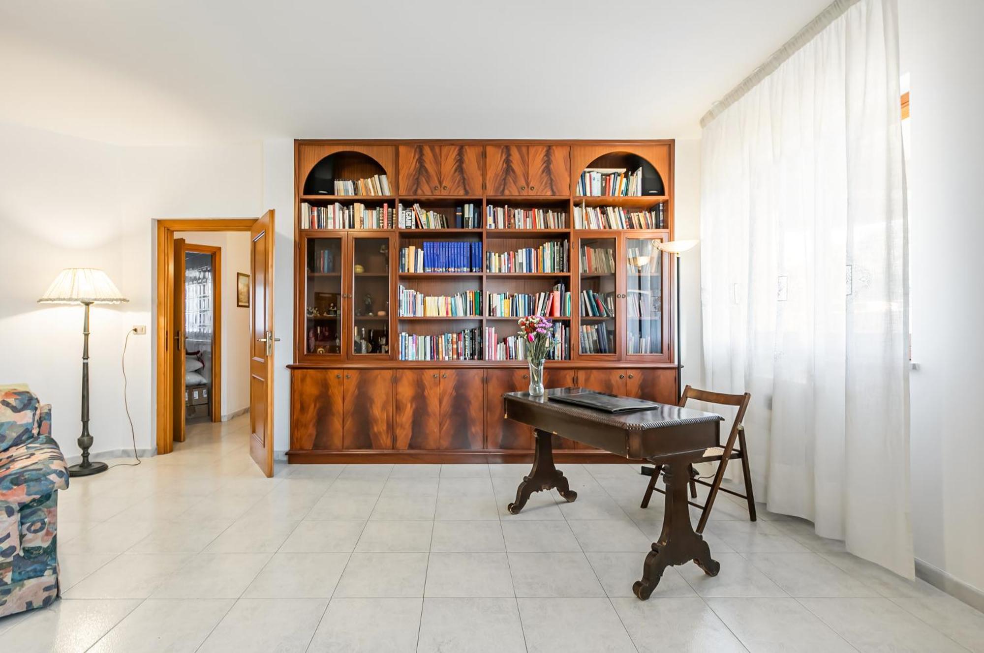 Palazzo Reale & Piazza Indipendenza Roomy Flat パレルモ エクステリア 写真