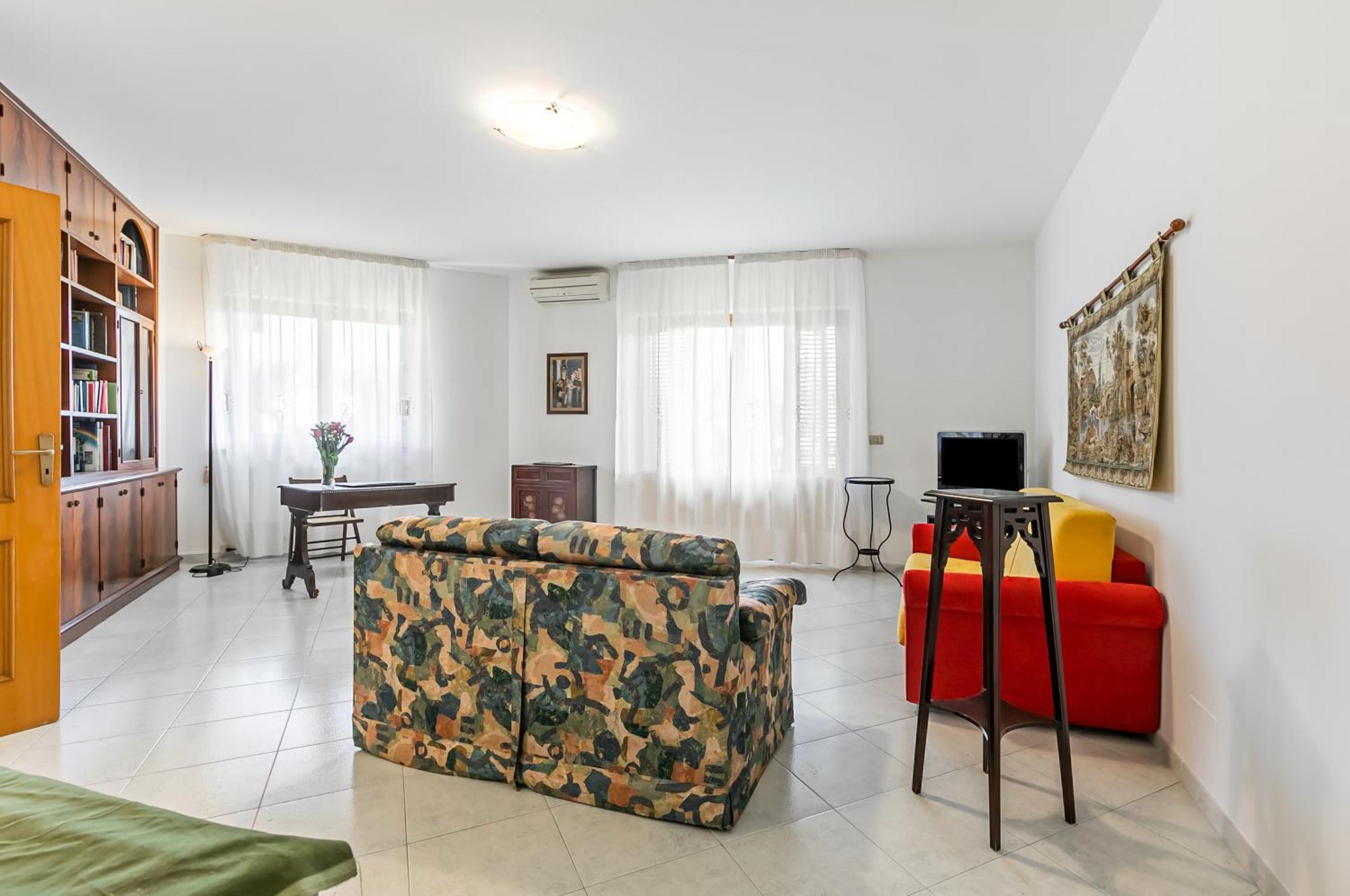 Palazzo Reale & Piazza Indipendenza Roomy Flat パレルモ エクステリア 写真